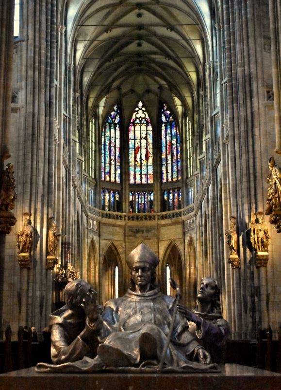 St Vitas Cathedral inside