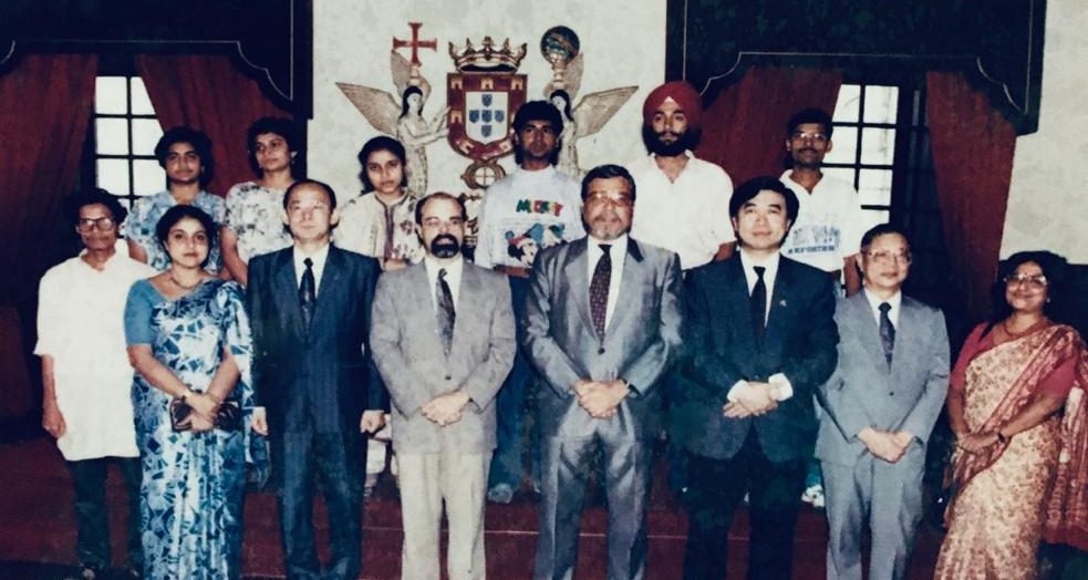 Macau Governor with the students