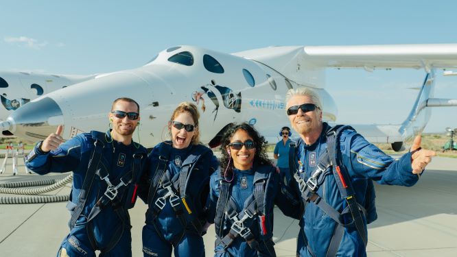 Richard Branson and his crews