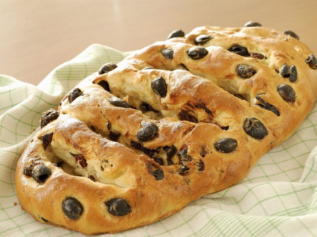 mediterranean-olive-bread