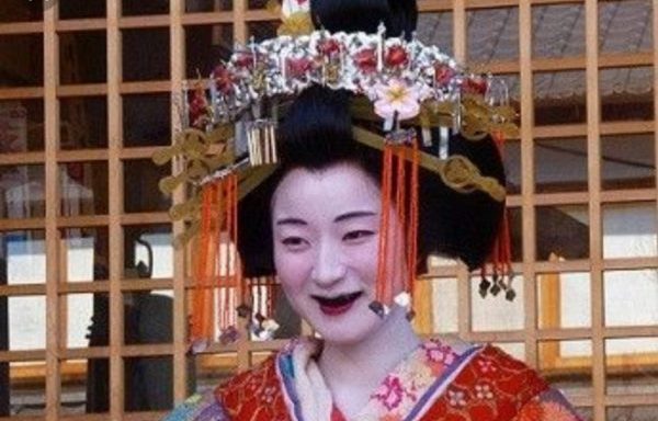 Geisha Actress with Ohaguro