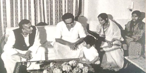 Hemanta Mukherjee with Mujibur Rehman