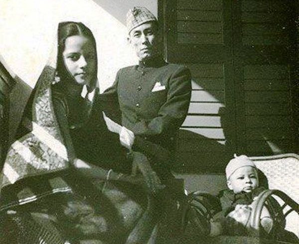 SD Burman-With-His-Wife-and-Son