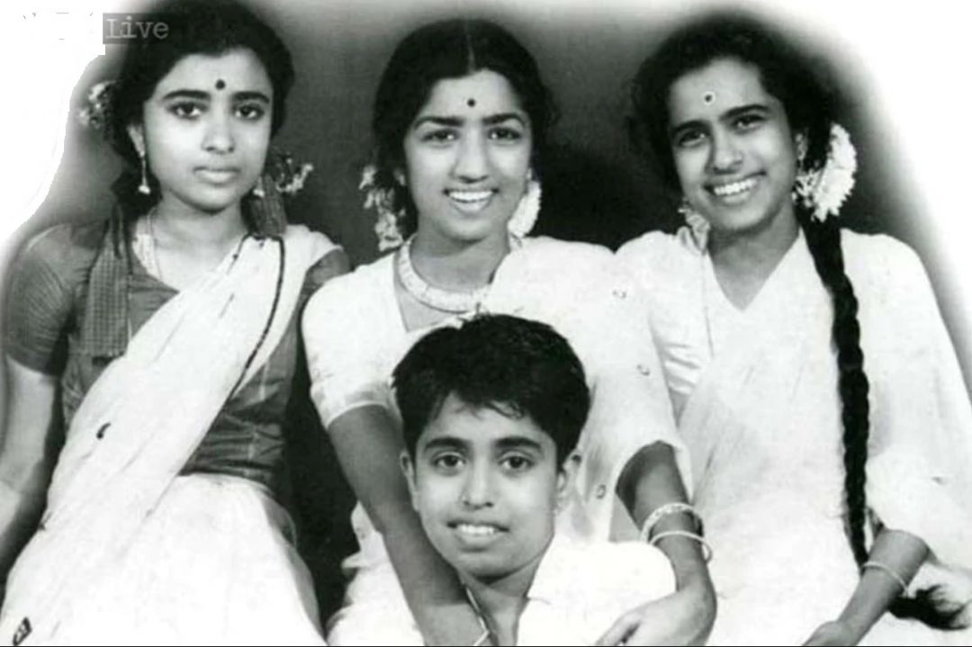 Lata Mangeshkar Sibling