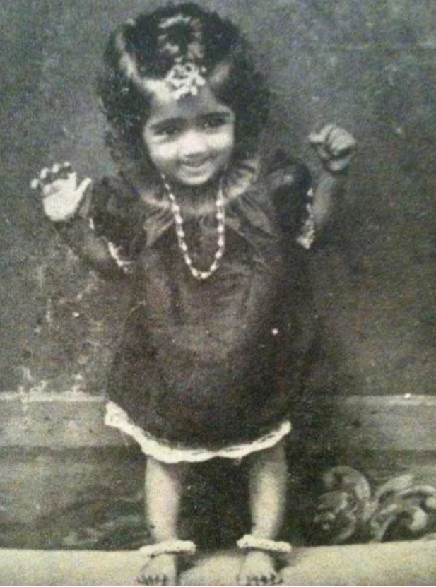 Lata Mangeshkar Child