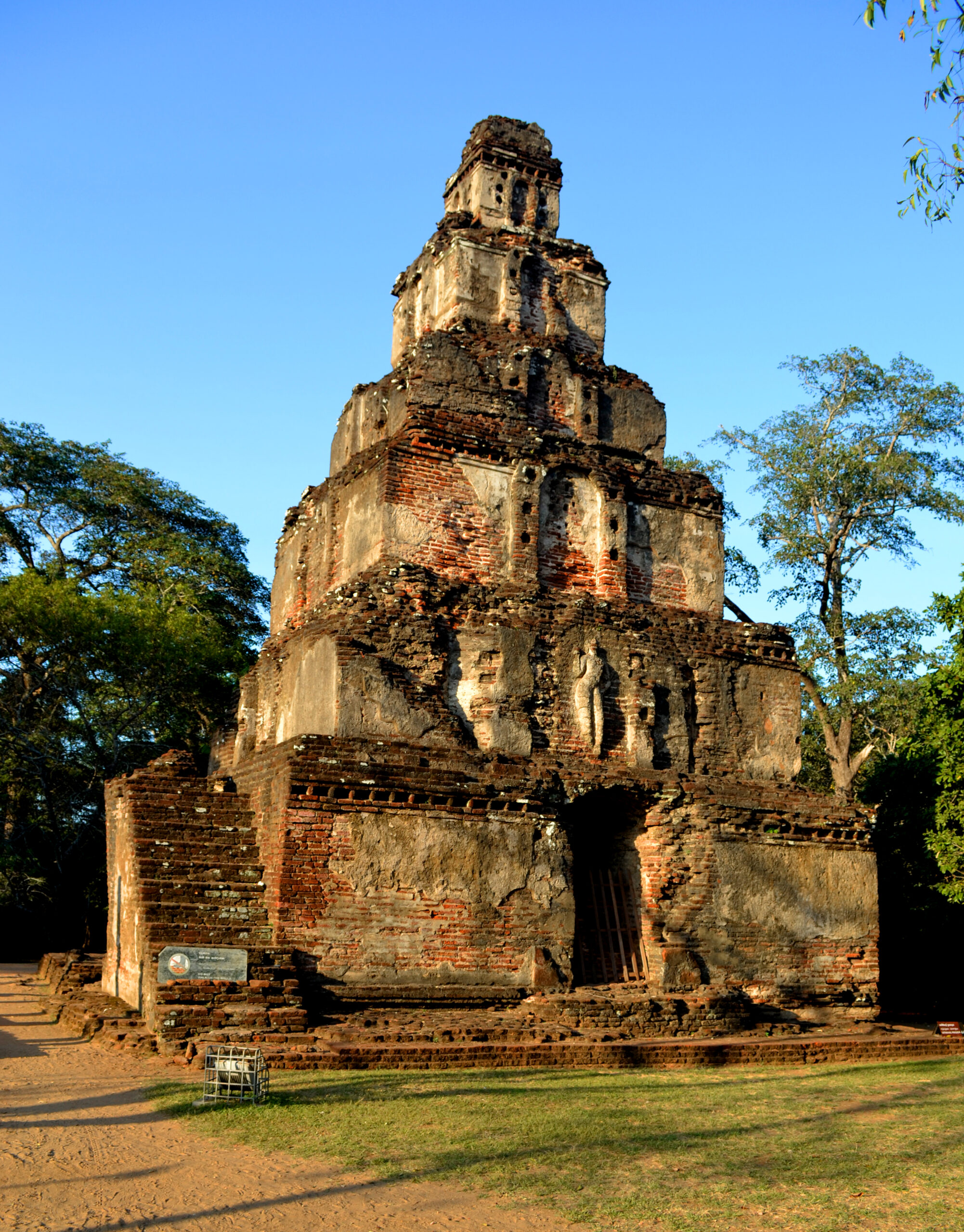 satmahal palace