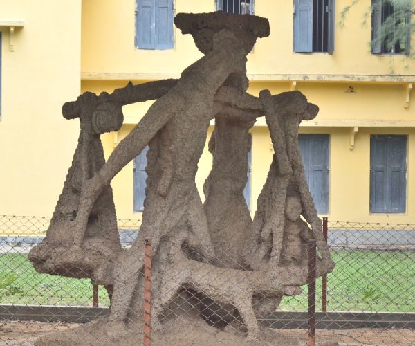 Ramkinkar Baij sculpture