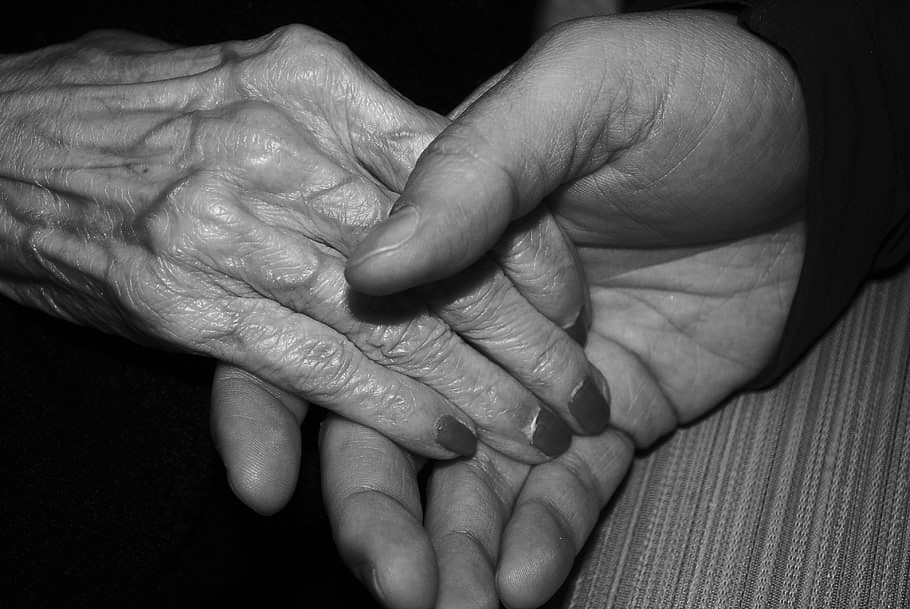 story on elderly woman and her daughter