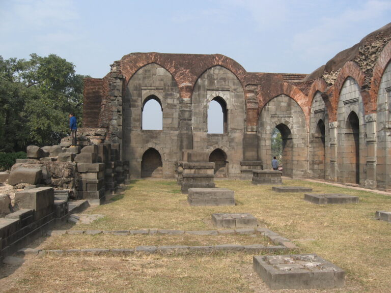 Boro sona masjid