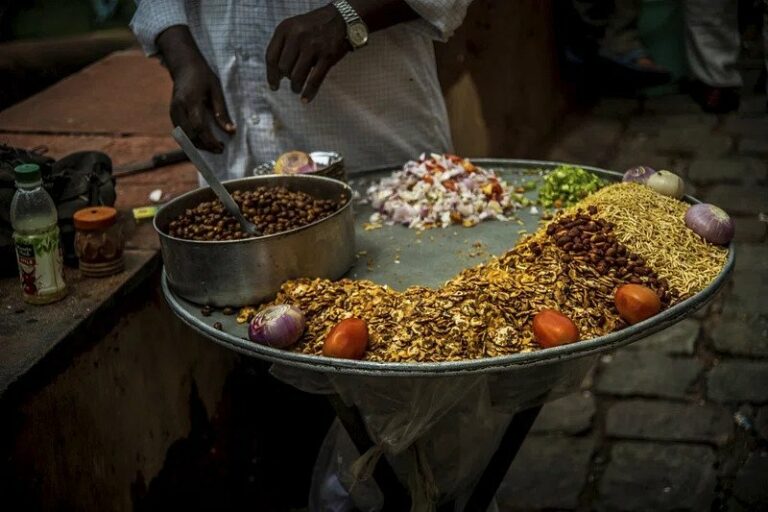 steet food in Durga Puja